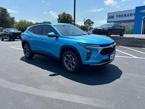 New 2025 Chevrolet Trax LT w/ Driver Confidence Package image 2