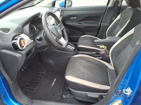 Used 2022 Nissan Versa SV image 8