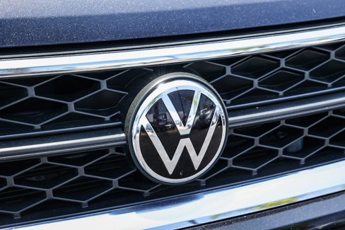Certified 2022 Volkswagen Taos S image 18
