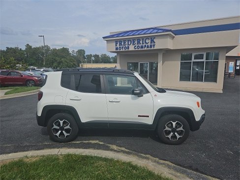 Used 2019 Jeep Renegade Trailhawk w/ UConnect 8.4 Nav Group image 3