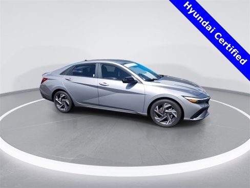 Used 2025 Hyundai Elantra Sport image 9