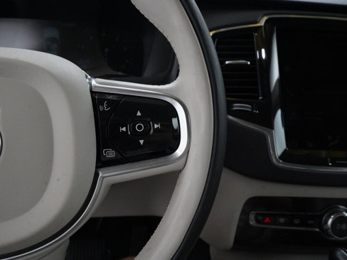 Used 2016 Volvo XC90 T6 Momentum w/ Momentum Plus Package image 22