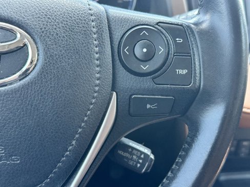 Used 2018 Toyota RAV4 Limited image 23