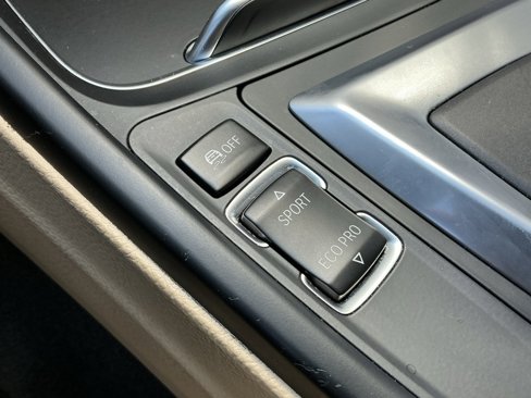 Used 2018 BMW 330e image 31