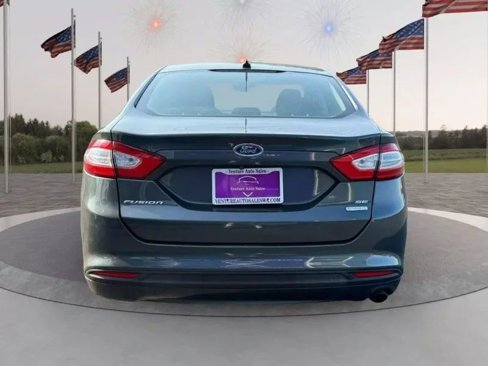 Used 2016 Ford Fusion SE image 6