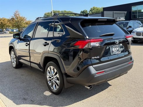 Used 2023 Toyota RAV4 XLE Premium image 5