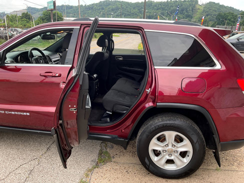 Used 2016 Jeep Grand Cherokee Laredo w/ Quick Order Package 23E image 19