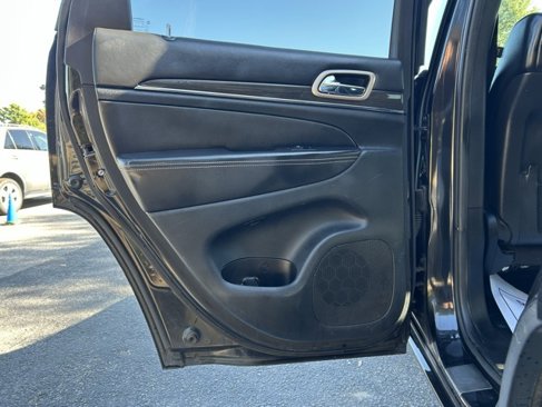 Used 2014 Jeep Grand Cherokee Overland w/ Advanced Technology Group image 15