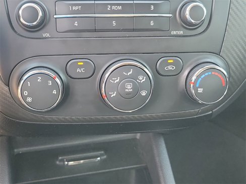 Used 2015 Kia Forte EX image 17