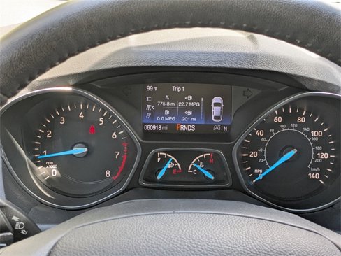 Used 2017 Ford Escape Titanium image 27