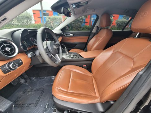 Used 2018 Alfa Romeo Giulia AWD image 12