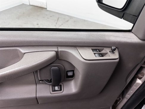 Used 2008 GMC Savana 1500 AWD w/ Power Package image 17