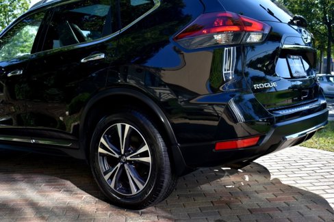 Used 2018 Nissan Rogue SL w/ Premium Package image 9