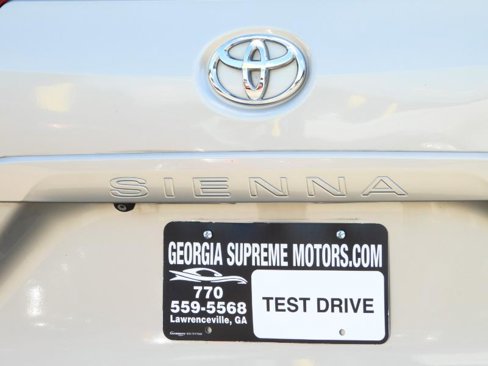 Used 2015 Toyota Sienna XLE image 5
