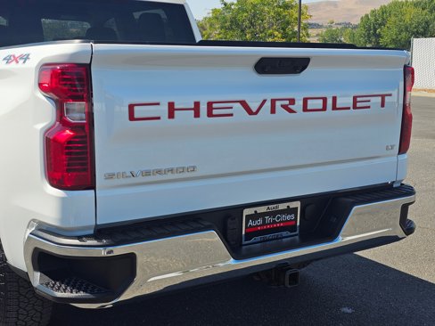 Used 2023 Chevrolet Silverado 1500 LT image 7