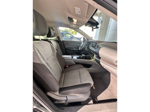 Used 2023 Nissan Rogue SV image 10