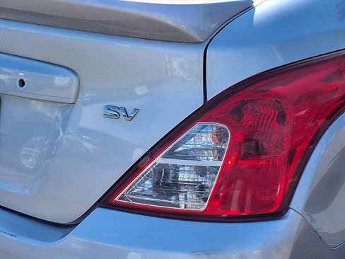 Used 2019 Nissan Versa SV image 21