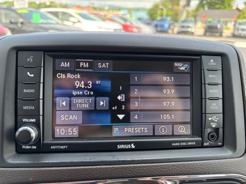 Used 2015 Chrysler Town & Country Touring image 33