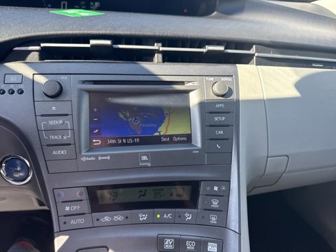 Used 2015 Toyota Prius Four image 13