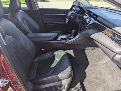 Used 2019 Toyota Camry XLE image 14