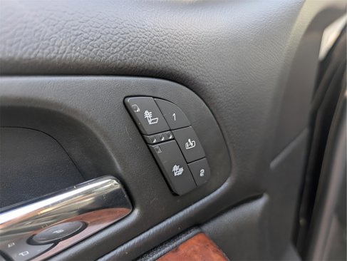 Used 2011 GMC Yukon XL SLT w/ SLT-2 Equipment Package image 13