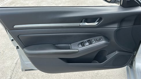 Used 2022 Nissan Altima 2.5 SV image 15