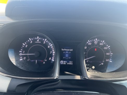 Used 2018 Toyota Avalon Limited image 21