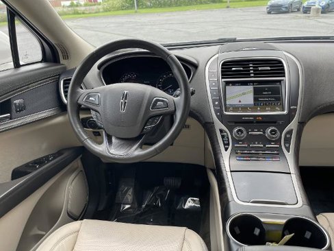 Used 2017 Lincoln MKX Reserve w/ Driver Assistance Package image 24