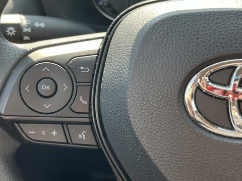 Used 2019 Toyota RAV4 LE image 17