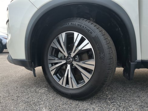 Used 2023 Nissan Rogue SV w/ SV Premium Package image 34