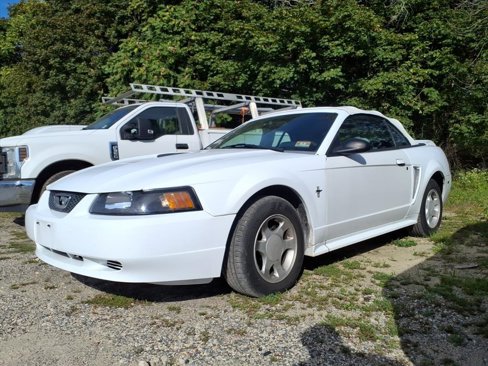 Used 2000 Ford Mustang Convertible image 3