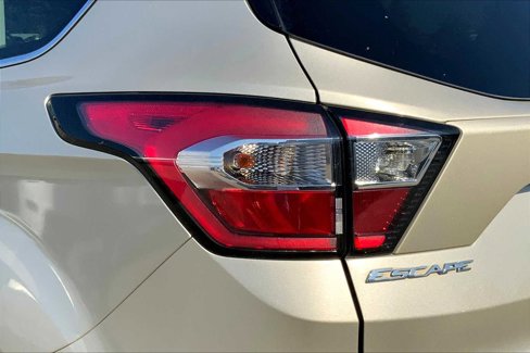 Used 2017 Ford Escape SE w/ SE Leather Comfort Package image 24