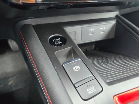 New 2025 Nissan Kicks SR w/ SR Premium Package image 32