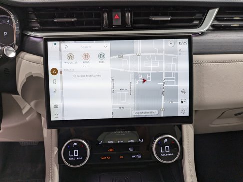 Used 2025 Jaguar F-PACE R-Dynamic S image 16