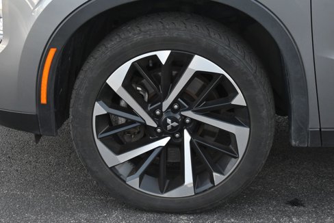 Used 2022 Mitsubishi Outlander SE image 11