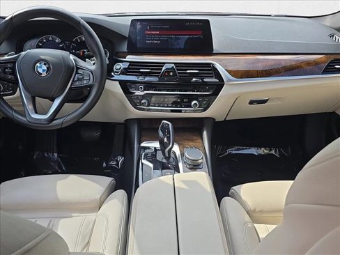 Used 2019 BMW 530i w/ Convenience Package image 17