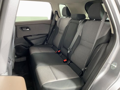 Used 2023 Nissan Rogue SV image 12