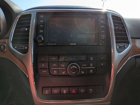 Used 2012 Jeep Grand Cherokee Overland image 17