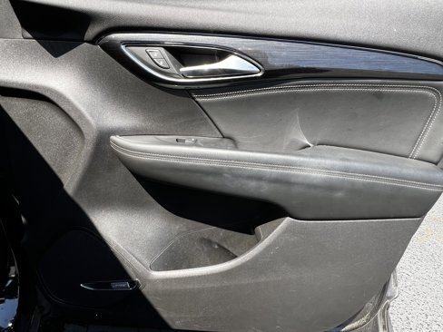 Used 2022 Buick Envision Essence w/ Technology Package I image 42