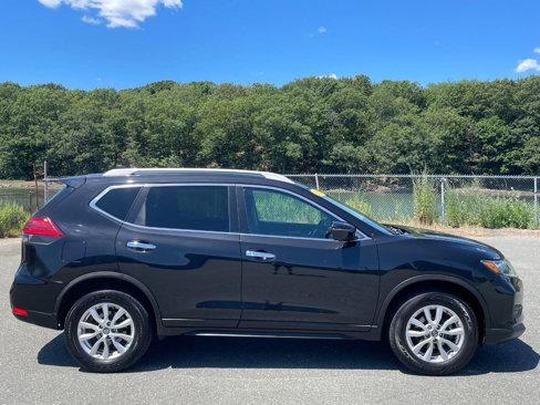 Used 2017 Nissan Rogue SV image 8
