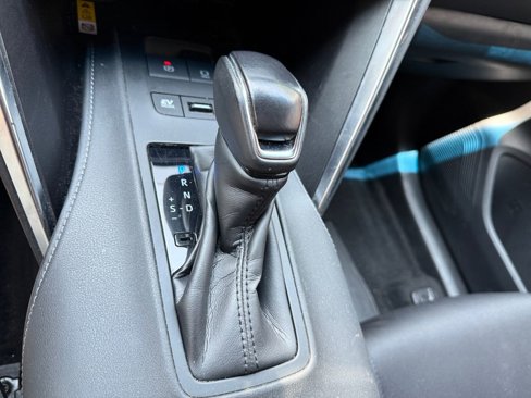 Certified 2022 Toyota Venza LE image 34