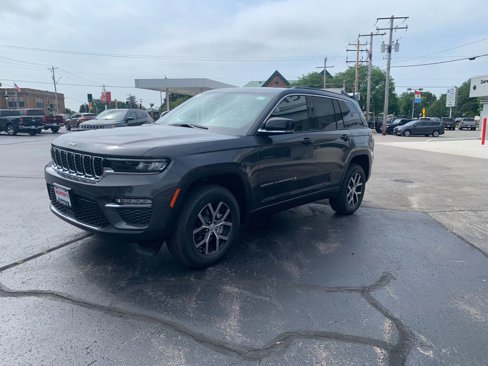 New 2025 Jeep Grand Cherokee Limited image 4