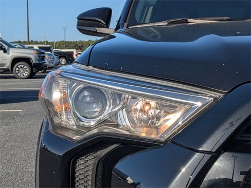 Used 2022 Toyota 4Runner SR5 image 11