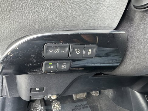 Used 2018 Toyota Prius Four image 28