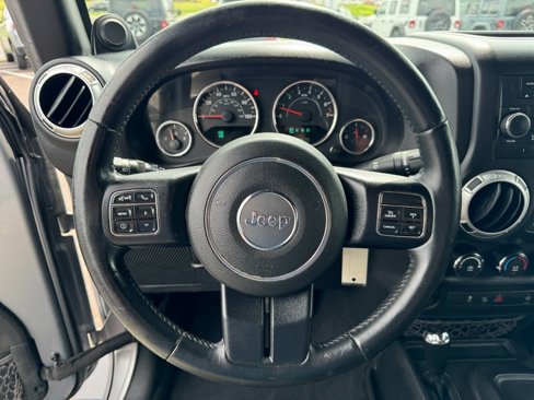 Used 2013 Jeep Wrangler Unlimited Sahara w/ Connectivity Group image 34