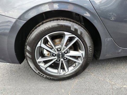 Used 2024 Kia Forte LXS image 40