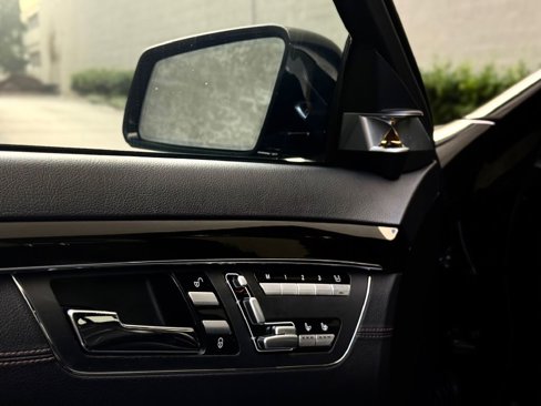 Used 2012 Mercedes-Benz S 63 AMG image 17