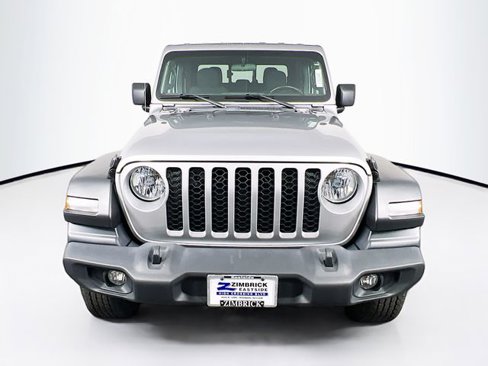 Used 2020 Jeep Gladiator Sport w/ Quick Order Package 24S image 2
