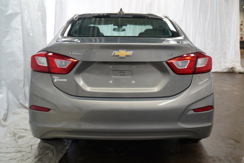 Used 2018 Chevrolet Cruze LT w/ Convenience Package image 4