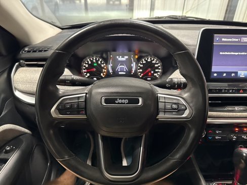 Used 2022 Jeep Compass Latitude image 13